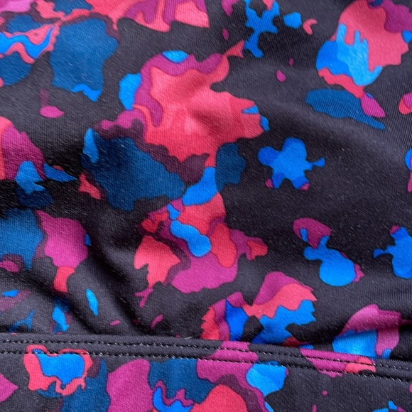 Lululemon sport bra size 6 - Picture 2 of 7